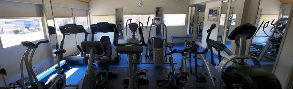 Ypc Fitness & Accomodations Invermere Oda fotoğraf