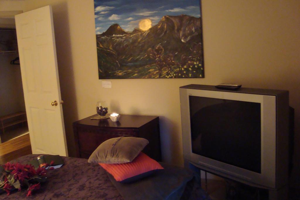 Ypc Fitness & Accomodations Invermere Oda fotoğraf