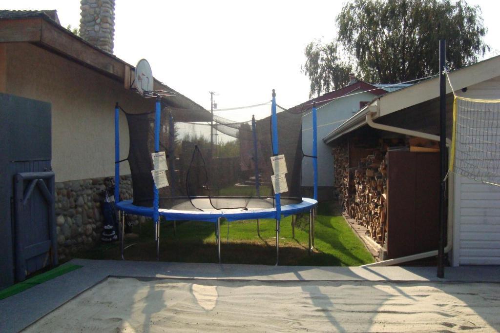 Ypc Fitness & Accomodations Invermere Dış mekan fotoğraf