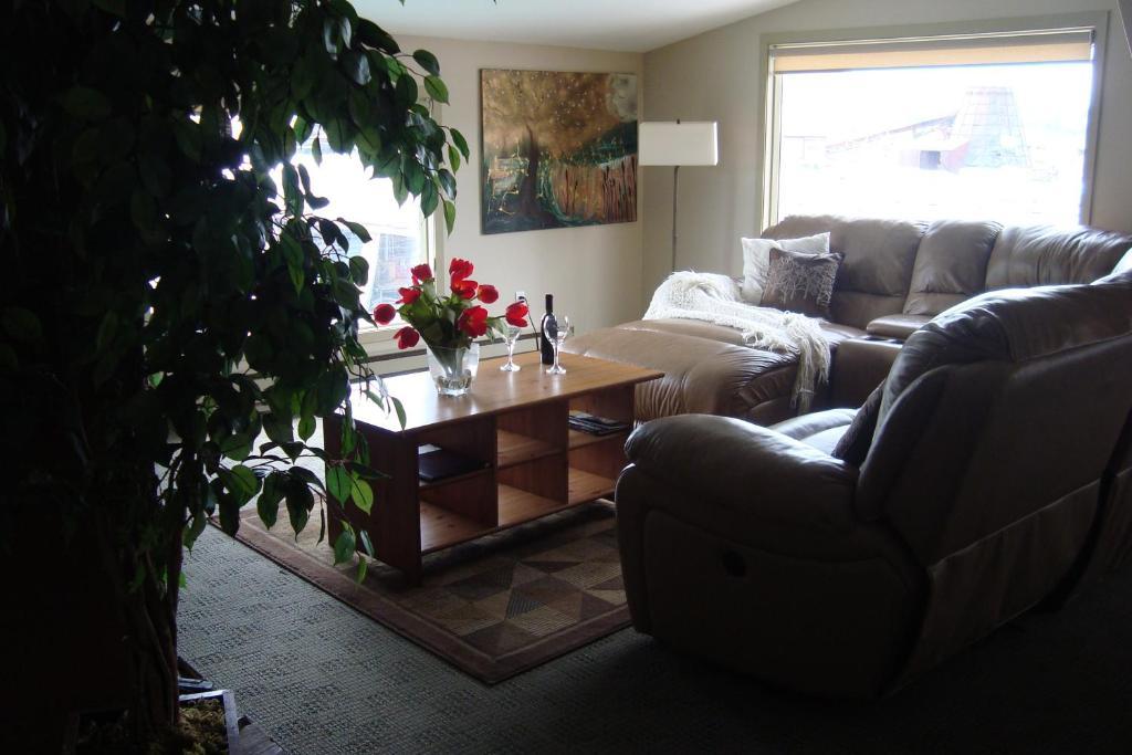 Ypc Fitness & Accomodations Invermere Dış mekan fotoğraf