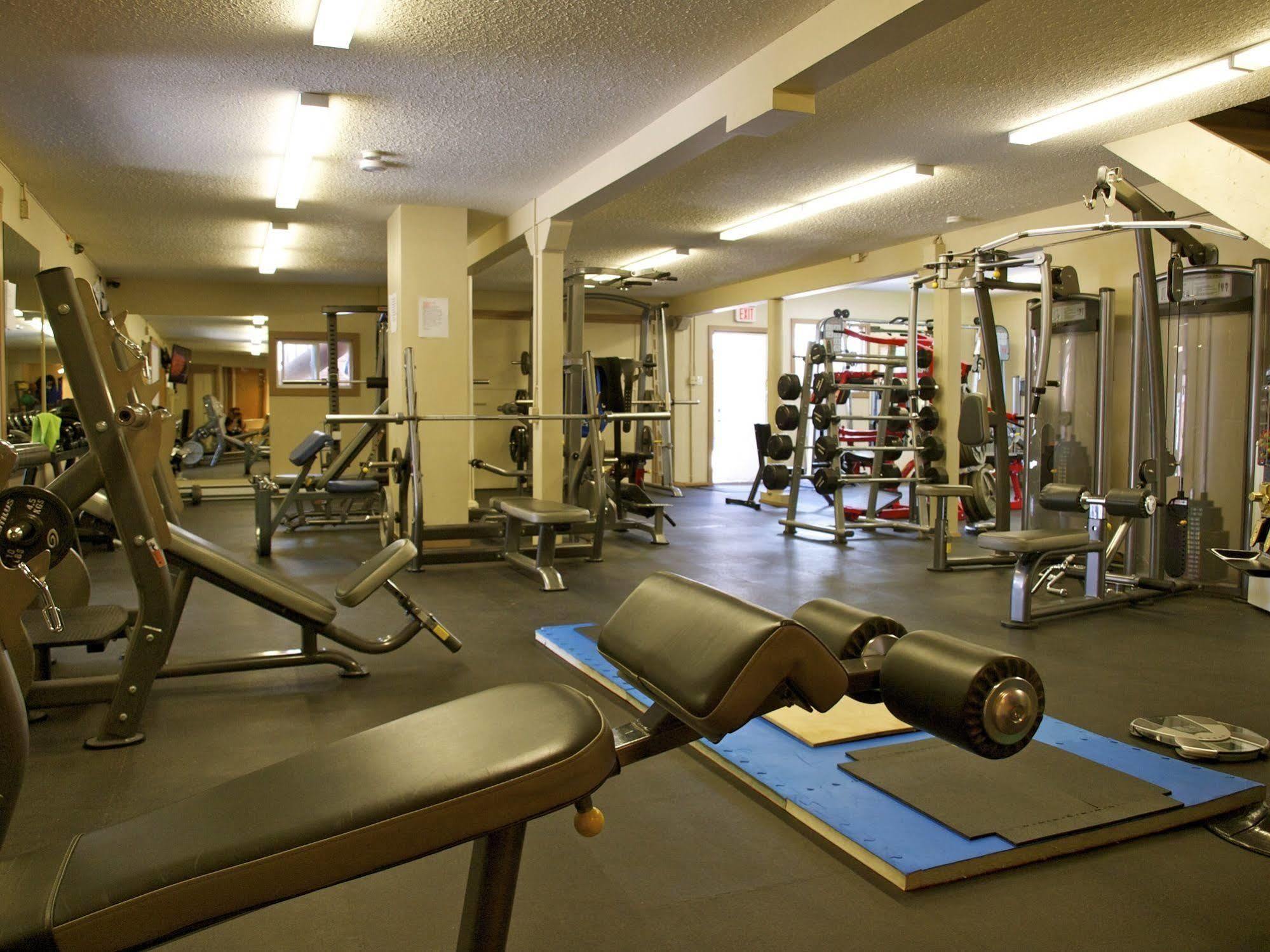 Ypc Fitness & Accomodations Invermere Dış mekan fotoğraf