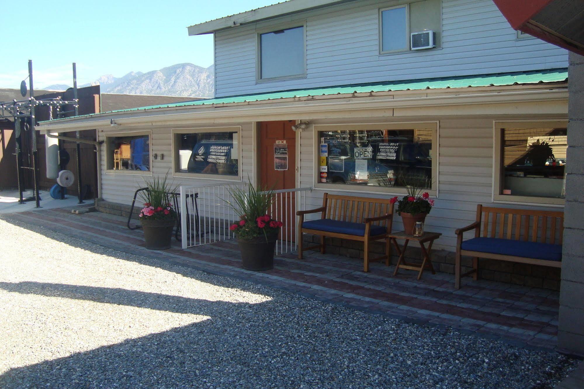 Ypc Fitness & Accomodations Invermere Dış mekan fotoğraf