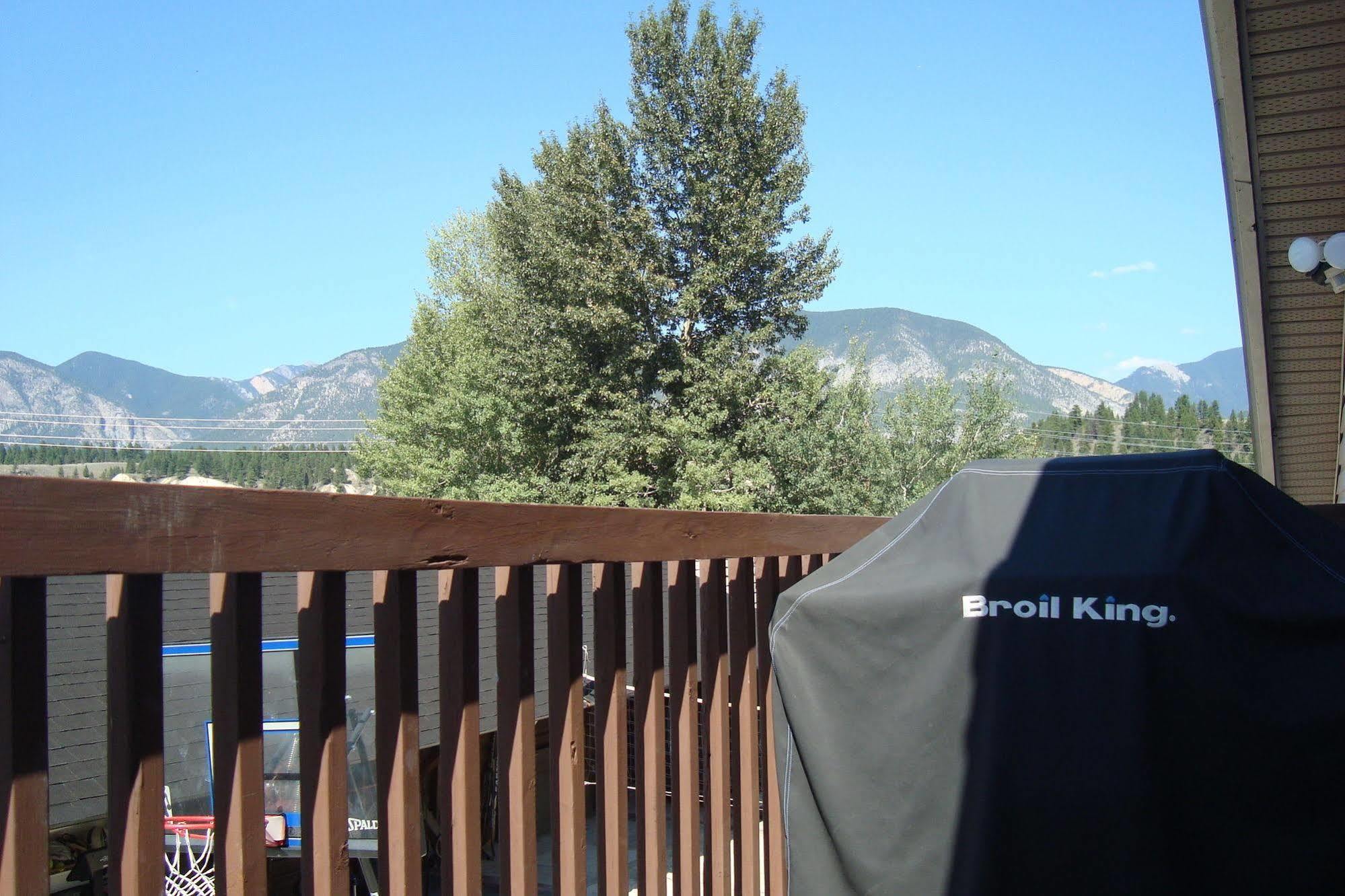Ypc Fitness & Accomodations Invermere Dış mekan fotoğraf
