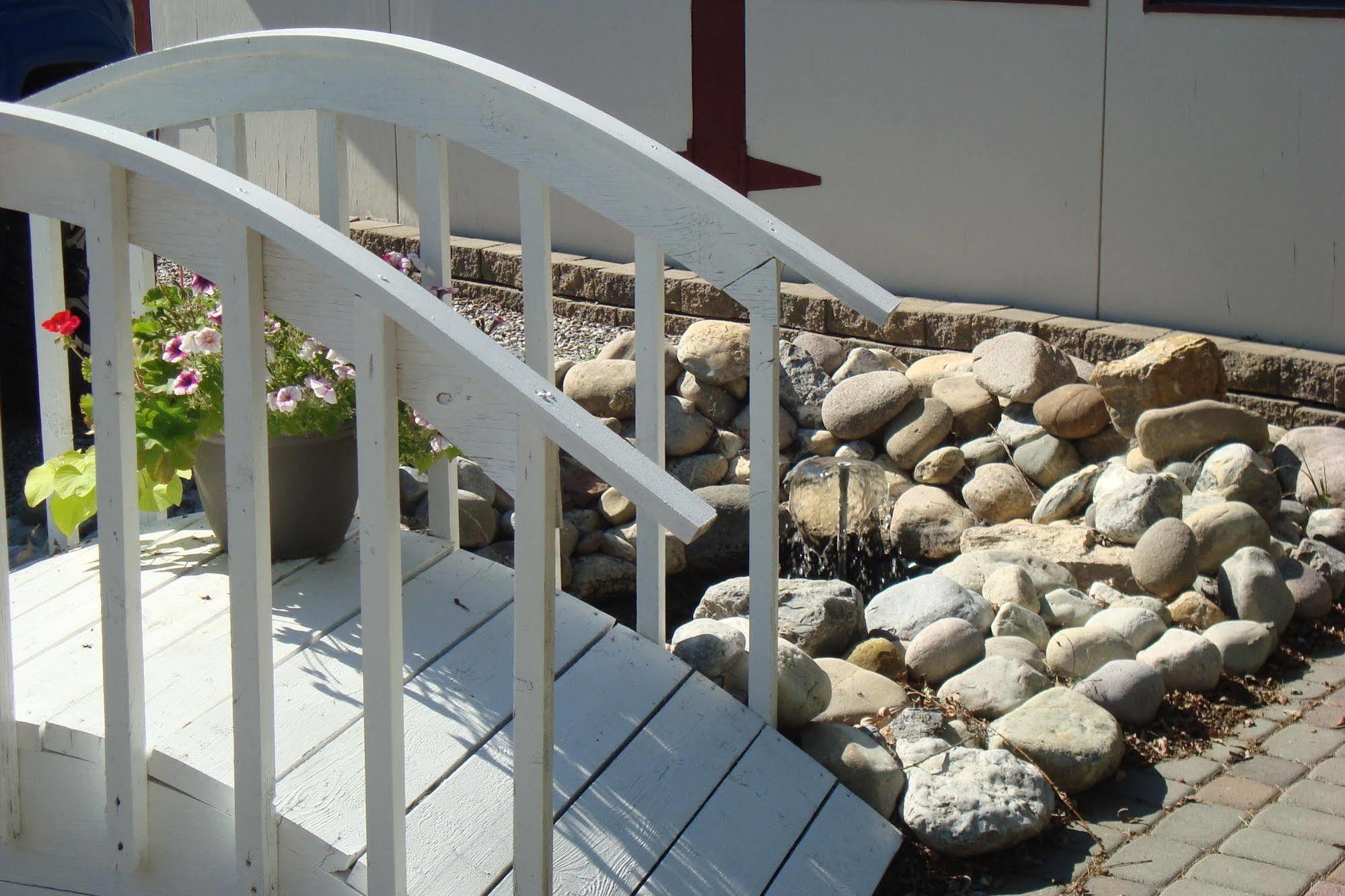 Ypc Fitness & Accomodations Invermere Dış mekan fotoğraf
